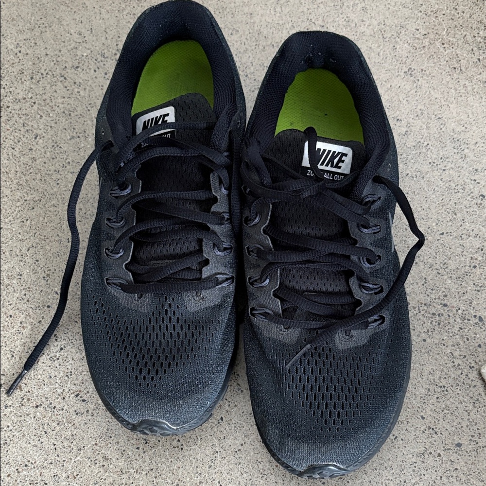 Nike Men's Black Athletic Shoes